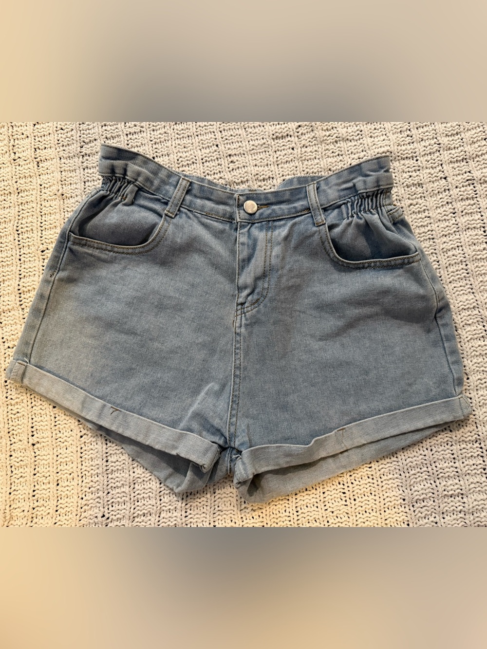 High-Rise Light Blue Denim Women’si Shorts